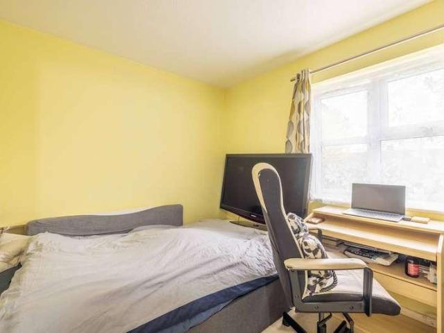 Flat for sale in West Drayton, Greater London
