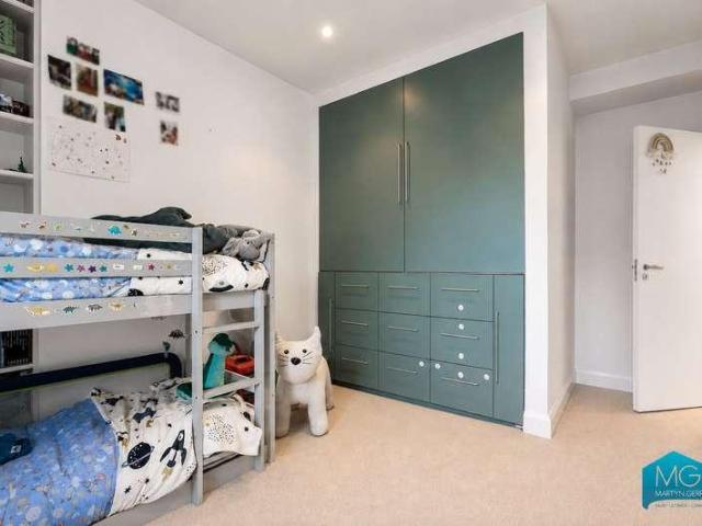Flat for sale in South Hampstead, Greater London