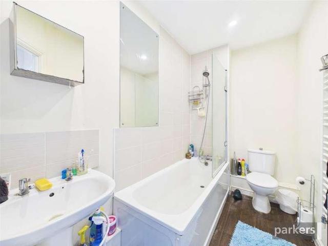 Flat for sale in Newtown, Reading