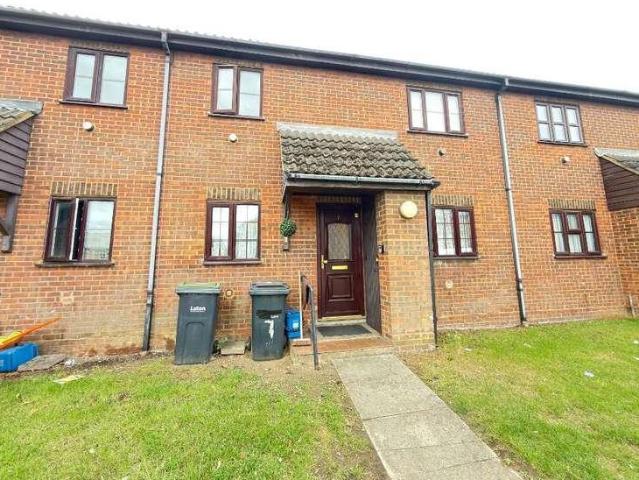 Flat for sale in Farley Hill, Spring Park