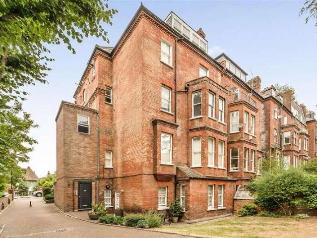 Flat for sale in South Hampstead, Greater London