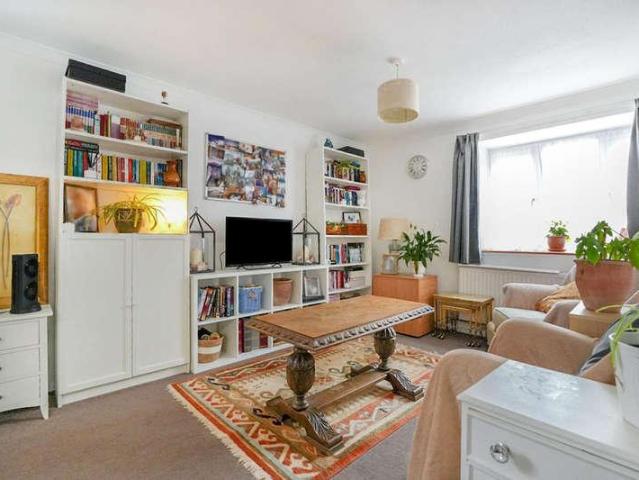 Flat for sale in Chelmondiston, Suffolk