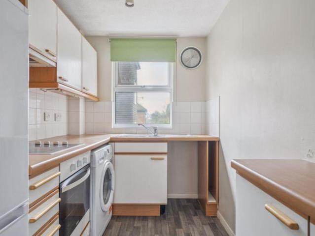 Flat for sale in Wooburn, Bourne End
