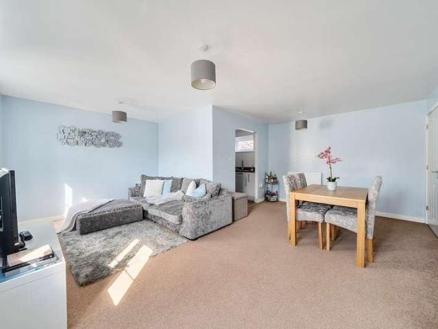 Flat for sale in School House, Gloucestershire