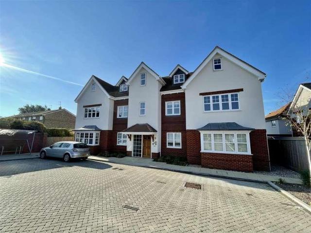 Flat for sale in Lytchett Minster and Upton, Upton