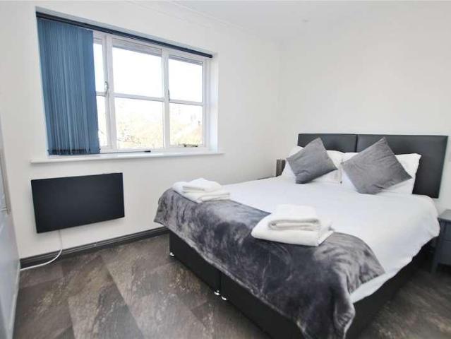 Flat for sale in Woking, Surrey