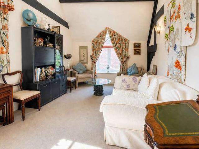 Flat for sale in Petersfield, Bolton Low Houses