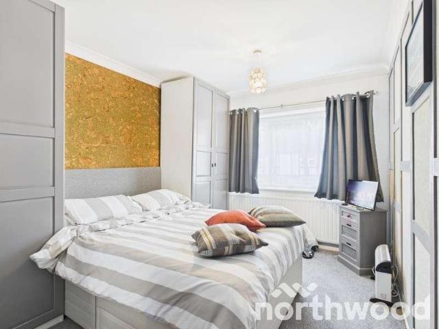 Flat for sale in Bybrook, Ashford