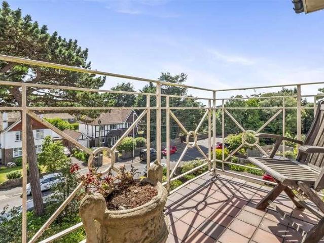 Flat for sale in West Worthing, Worthing