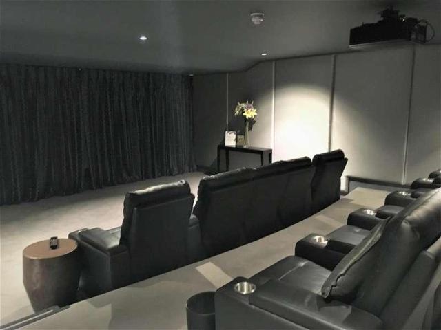Flat for sale in Kensington, Greater London