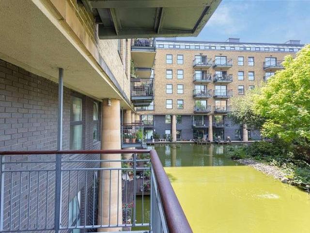 Flat for sale in Bermondsey, Greater London