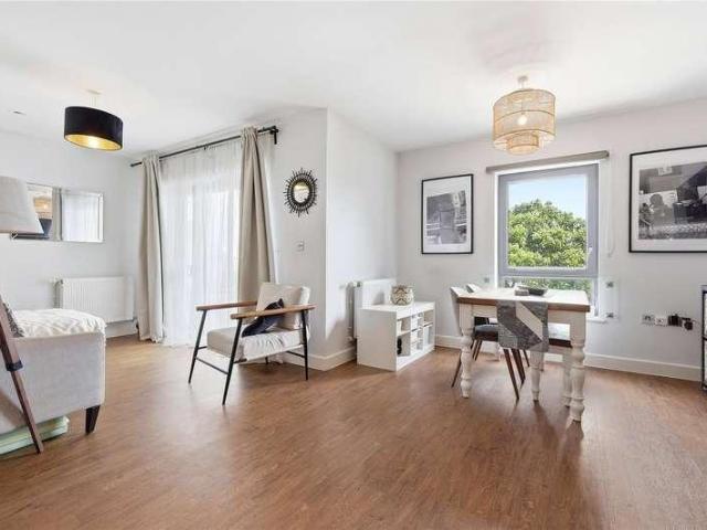 Flat for sale in Greater London