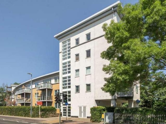 Flat for sale in Buckinghamshire