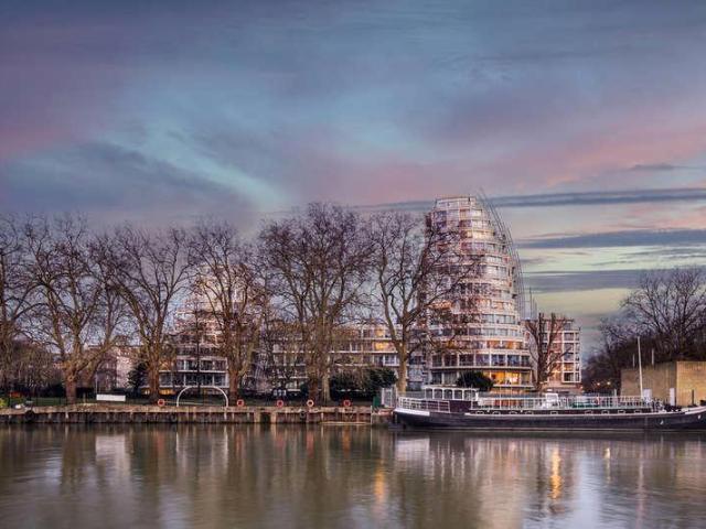 Flat for sale in Norbiton, Greater London