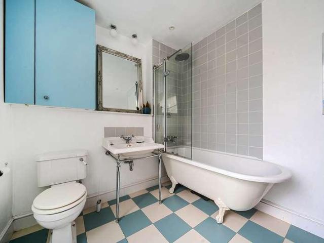 Flat for sale in Upper Sydenham, Greater London