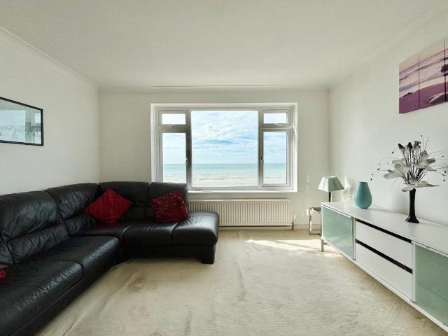 Flat for sale in Central, Heathlands