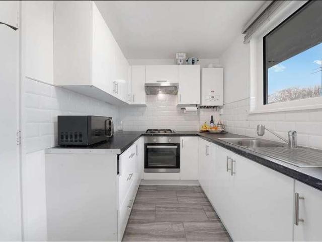 Flat for sale in Haggerston, Greater London