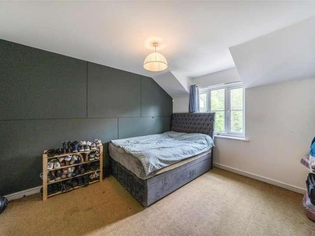 Flat for sale in Broxbourne, Hertfordshire
