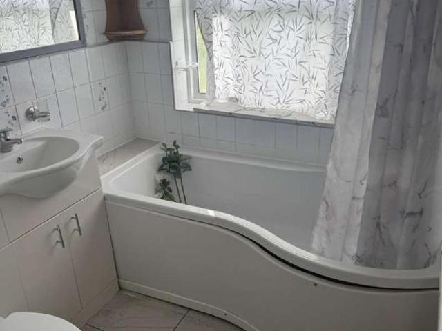 Flat for sale in London Borough of Ealing, Hanwell