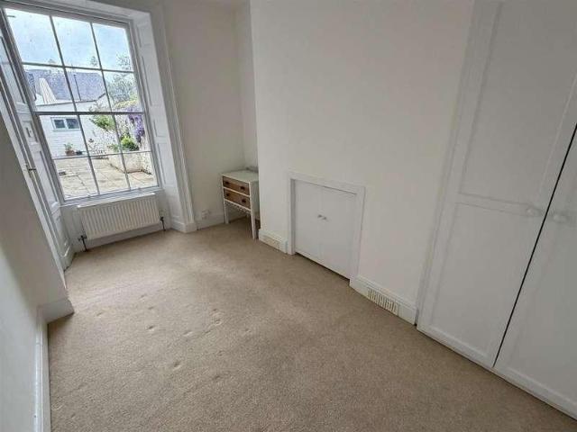 Flat for sale in Beaumaris