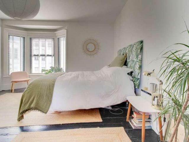 Flat for sale in Mount Pleasant, Iford