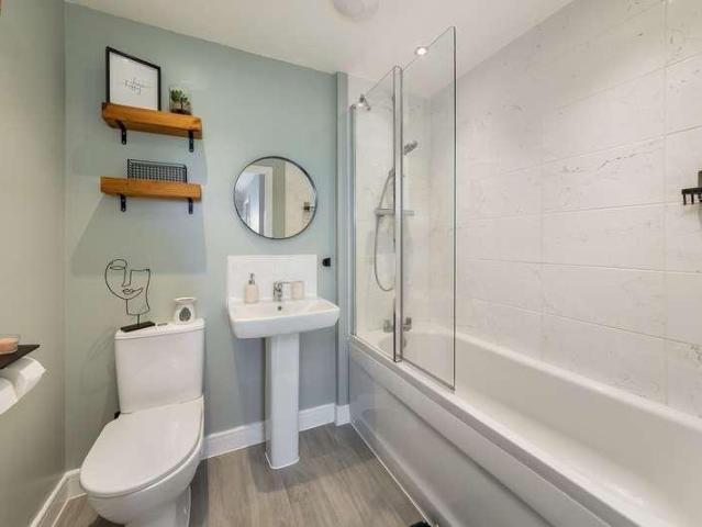 Flat for sale in Berrick Salome, Oxfordshire
