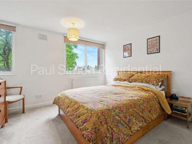 Flat for sale in Greater London