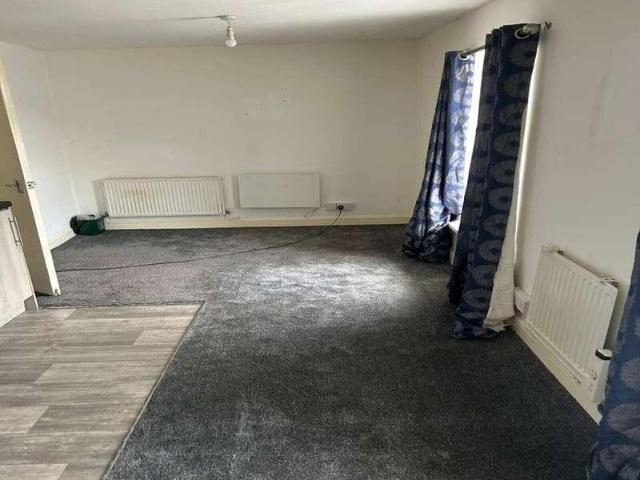 Flat for sale in Porth, Wales
