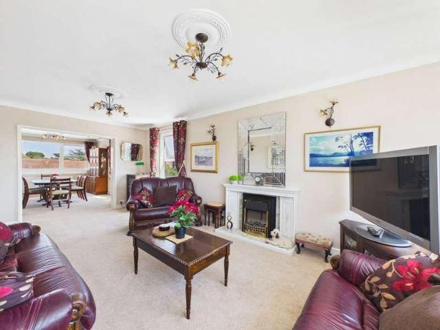 Flat for sale in West Worthing, Worthing
