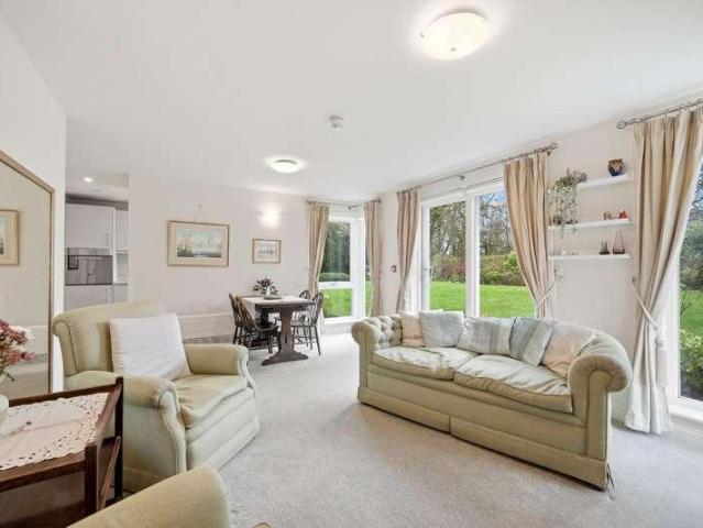 Flat for sale in Harlow, Harrogate