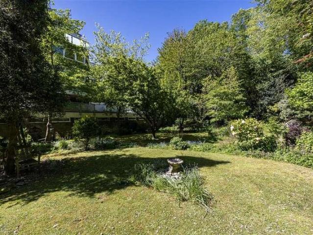 Flat for sale in London Borough of Croydon, Greater London