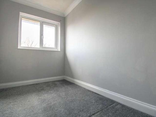 Flat for sale in London Borough of Croydon, Addiscombe