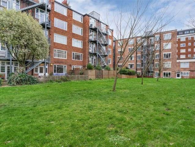 Flat for sale in St. John's Wood, Greater London