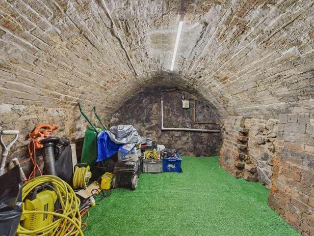 Flat for sale in Great Malvern, Forthampton