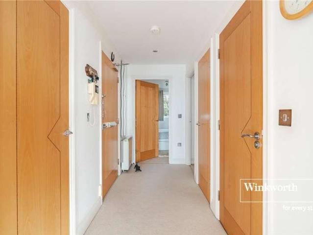 Flat for sale in Pokesdown, Bournemouth
