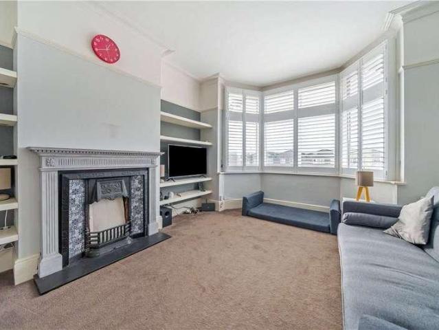 Flat for sale in Pinner, Greater London