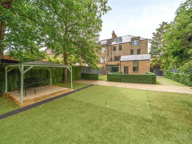 Flat for sale in Holloway, Lower Holloway