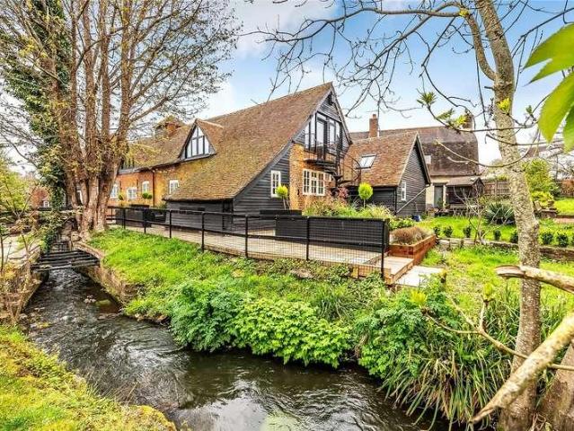 Flat for sale in Holloway Hill, Fole