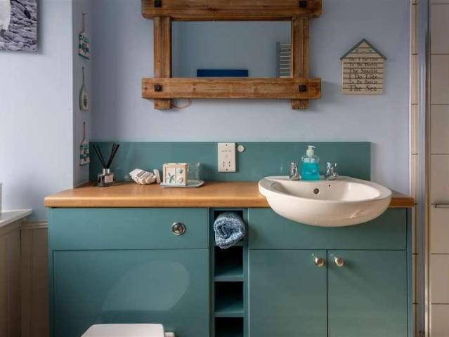 Flat for sale in Whiting Bay, Scotland