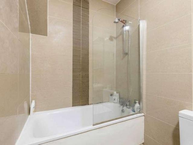 Flat for sale in Slough