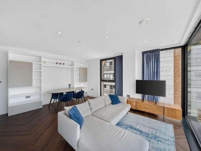 Flat for sale in Greenwich Town Centre, Greater London