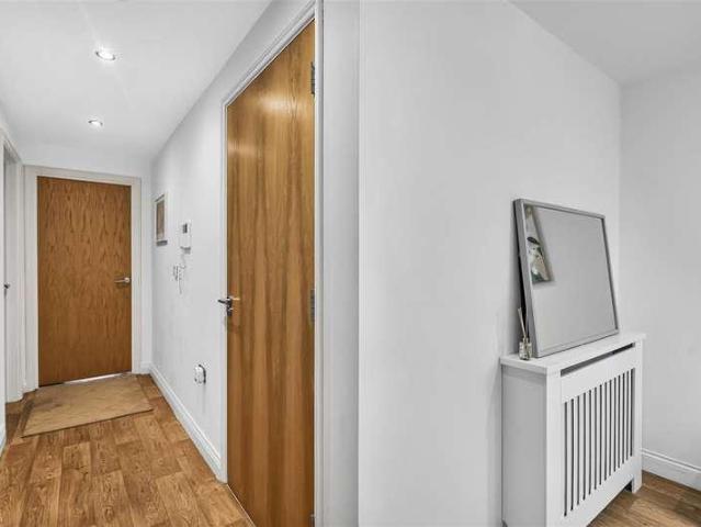 Flat for sale in Essex