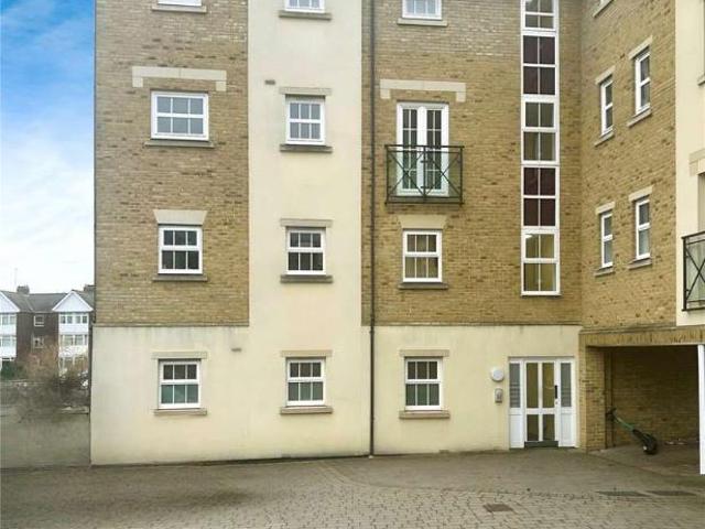 Flat for sale in Meadgate, Chelmsford