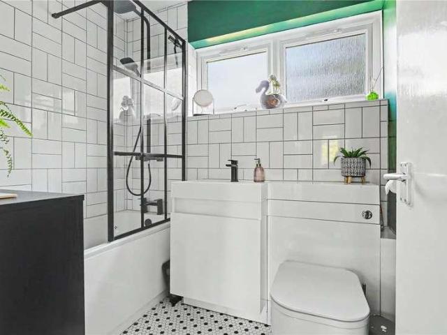 Flat for sale in Thorpe Hamlet, Norwich