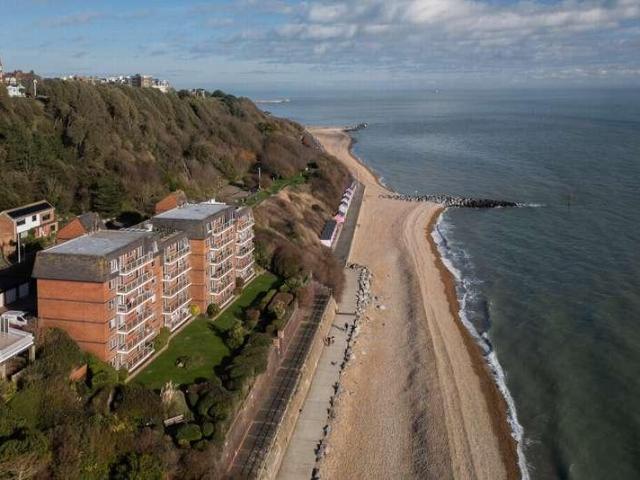 Flat for sale in Golden Valley, Folkestone