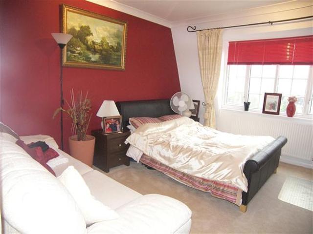 Flat for sale in Greater London