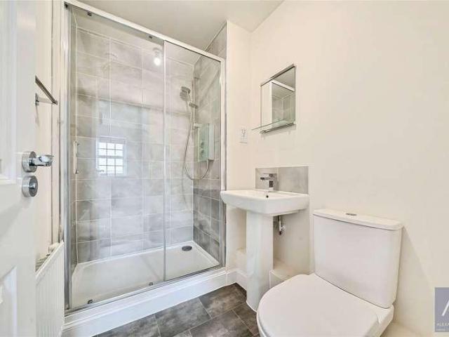 Flat for sale in Buckingham, Buckinghamshire