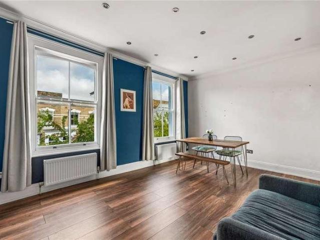 Flat for sale in West Hackney, Greater London