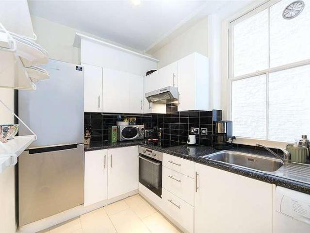 Flat for sale in St. John's Wood, Greater London
