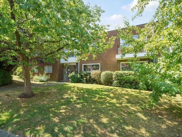 Flat for sale in Greater London
